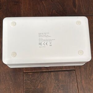 Purity Wireless Charger with UV-C Chamber WHF PU20 With Cable